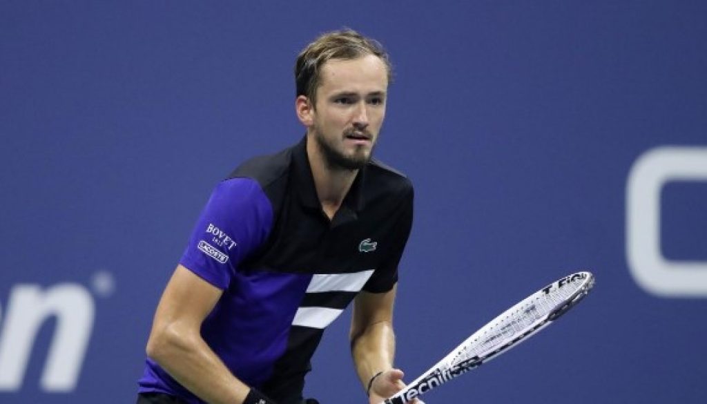 Даниил Медведев записа трета поредна победа в Лондон bet365