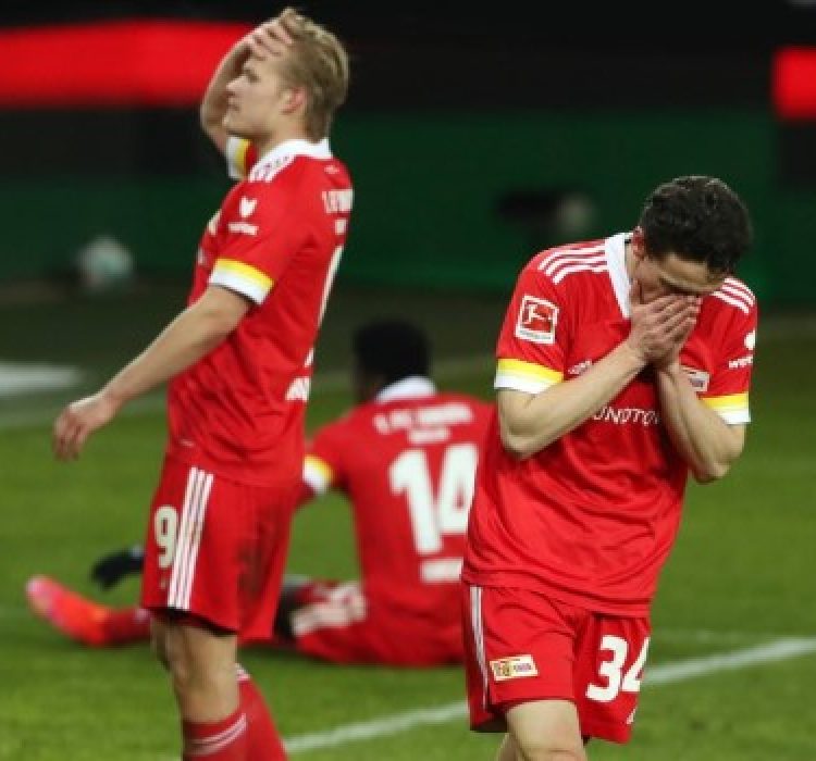 Шалке 04 - Унион Берлин bet365 Шалке 04 и Унион Берлин завършиха при резултат 0:0 bet365