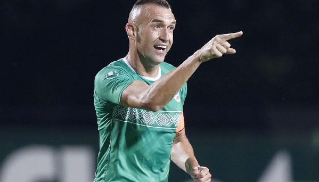 Мартин Камбуров няма да си търси нов отбор през лятото bet365