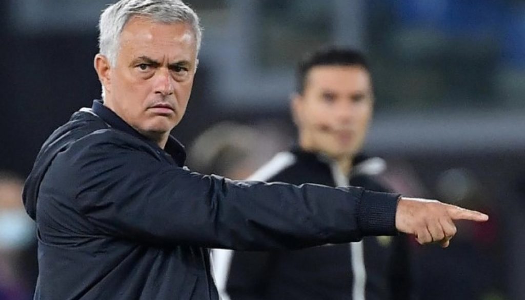 Жозе Моуриньо не се сдържа и нападна съдията след дербито с Рома bet365