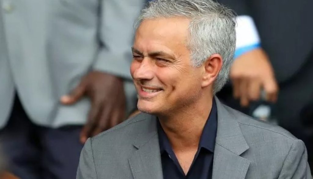 Жозе Моуриньо отново намери начин да се пошегува с наказанието си bet365