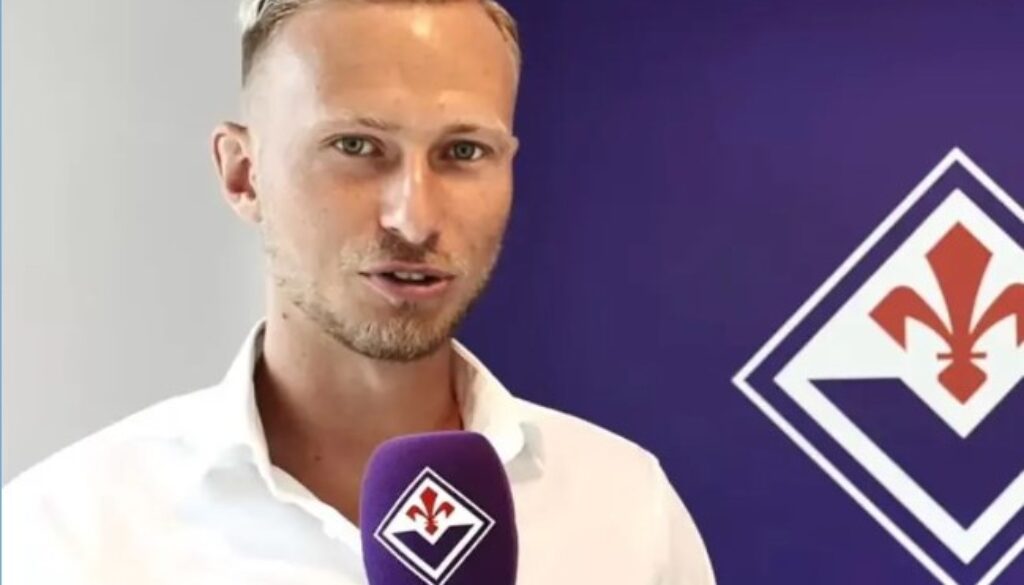 Фиорентина официално обяви привличането на халфа на Верона Антонин Барак bet365
