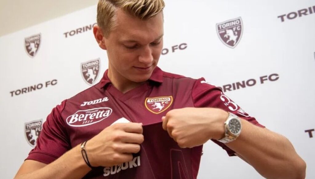 Торино финализра трансфера на защитника Пер Шуурс bet365
