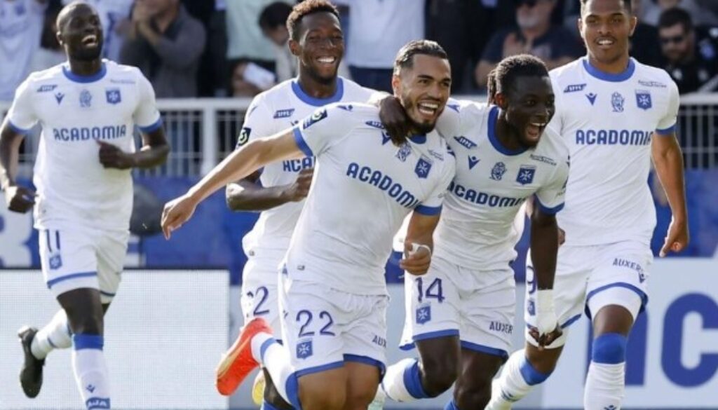 Оксер победи с 1:0 гостуващия Аячо bet365