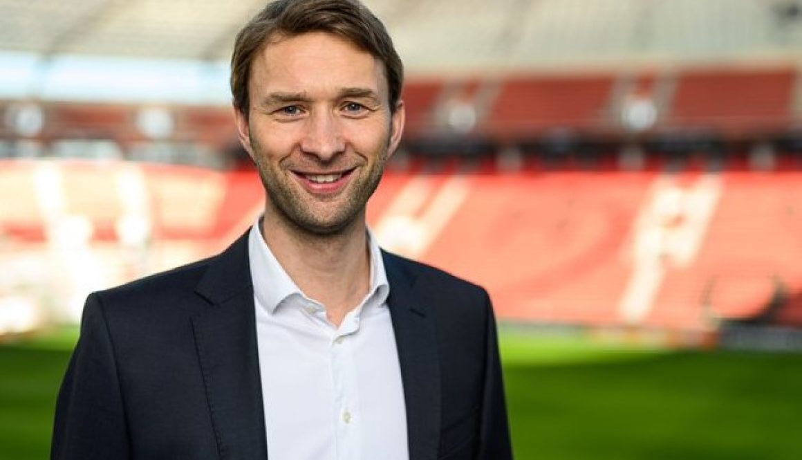 Симон Ролфес bet365